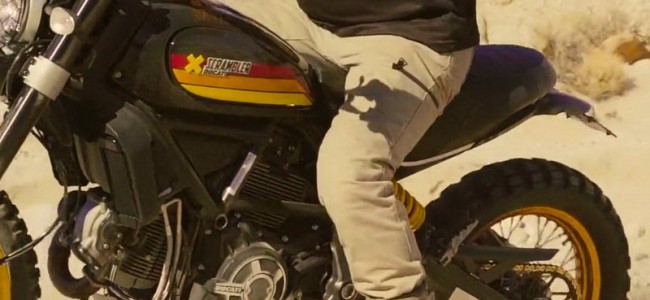Video: De Ducati Scrambler Desert Sled op dikke noppen!