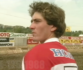 VIDEO: Jean-Michel Bayle wint het WK 125cc van 1988