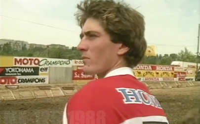 VIDEO: Jean-Michel Bayle wint het WK 125cc van 1988