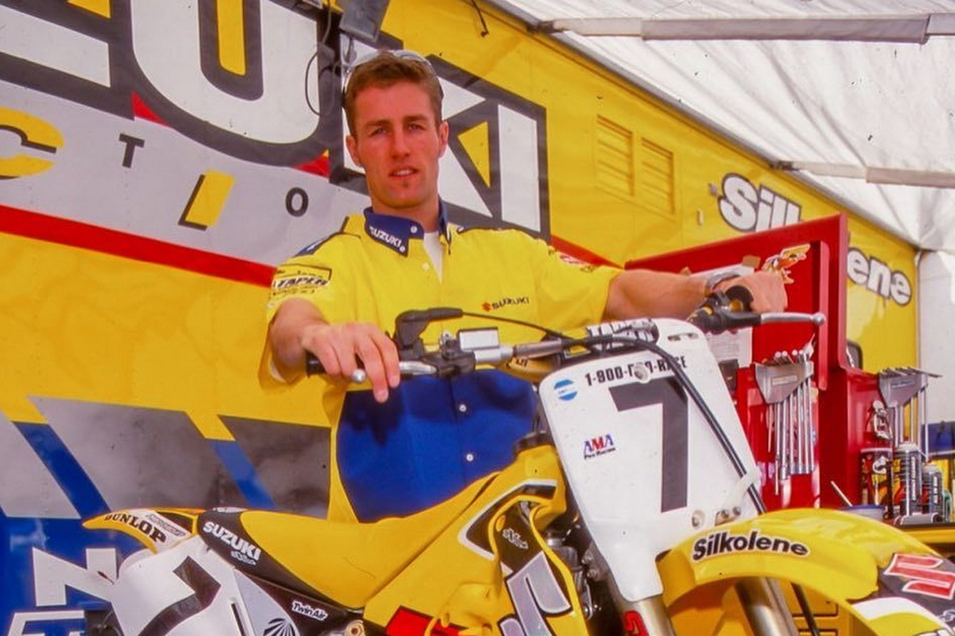 VIDEO Larry Ward in The Whiskey Throttle Show MX Vintage